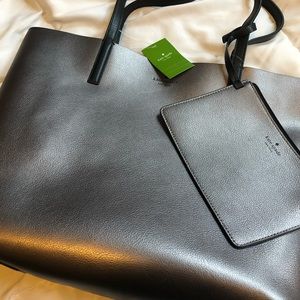 NWOT Kate Spade reversible tote with pouch